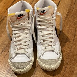 Nike Women's White Blazer Mid-Top Sneakers